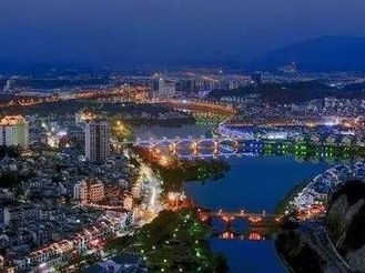 打造內(nèi)陸開放新高地