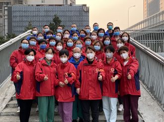 我市第四批支援湖北醫(yī)療隊臨行前捐贈醫(yī)療物資