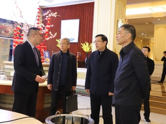 市領導檢查會場和代表駐地