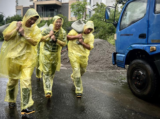 【聞“汛”而動 奮戰(zhàn)一線】全面“企”動 “汛”速出擊 黃山國資國企奮戰(zhàn)在防汛一線