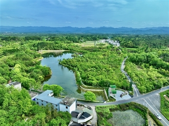 璞玉新琢美朱村