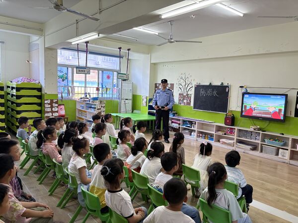 躍進(jìn)路社區(qū)：安全“泳”相伴 護(hù)苗助成長