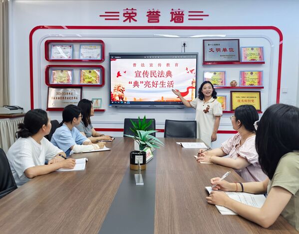 黟縣漁亭幼兒園：萌娃學(xué)“典” 護(hù)航成長