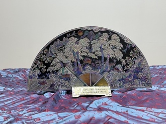 韓國大邱廣域市東區向我市寄贈友城結好20周年紀念禮品